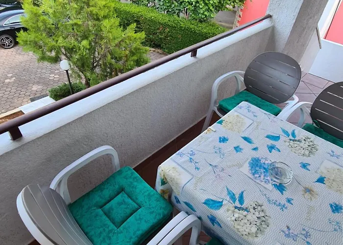 Cerova Apartman *